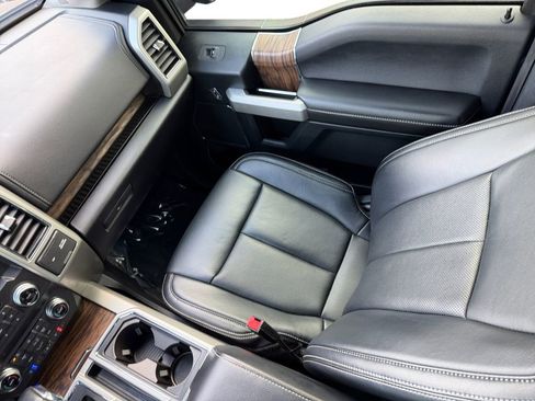 Used 2019 Ford F150 Lariat w/ Equipment Group 502A Luxury image 17