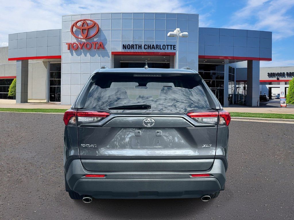 Used 2025 Toyota RAV4 XLE FWD image 6