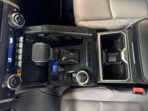 Certified 2025 Toyota Tacoma SR5 AWD/4WD image 15