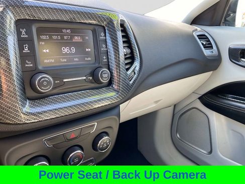 Certified 2018 Jeep Compass Latitude image 29