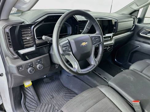 Used 2025 Chevrolet Silverado 2500 LT AWD/4WD image 29