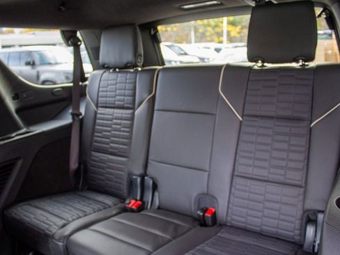 Used 2025 Cadillac Escalade V image 25