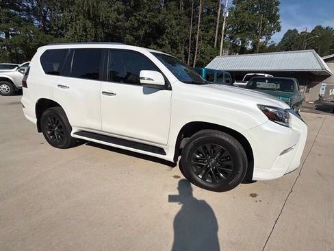 Used 2022 Lexus GX 460 Premium w/ Premium Package AWD/4WD image 3