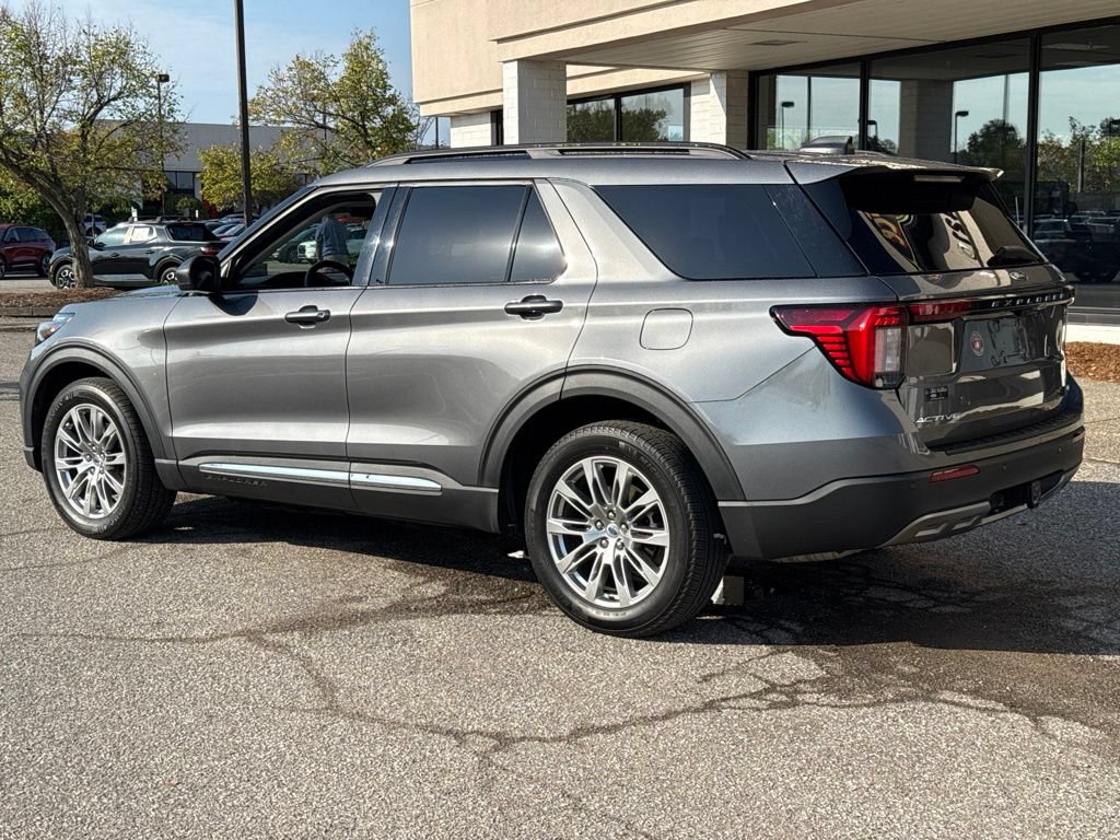 Used 2025 Ford Explorer Active w/ Active Comfort Package AWD/4WD image 11