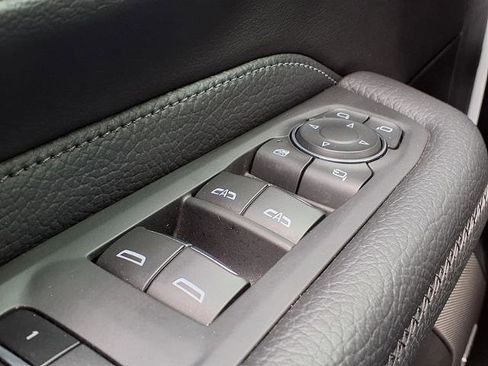 Used 2023 GMC Yukon Denali AWD/4WD image 17
