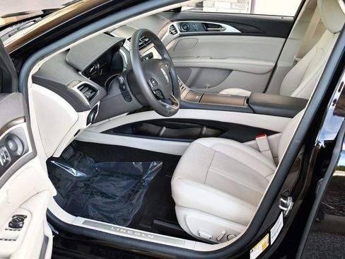 Used 2020 Lincoln MKZ Reserve image 15