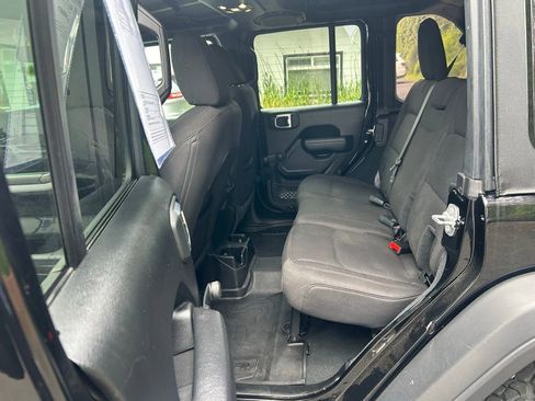 Used 2022 Jeep Wrangler Unlimited Sport AWD/4WD image 36