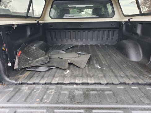 Used 2017 GMC Sierra 1500 SLT w/ SLT Premium Package image 11