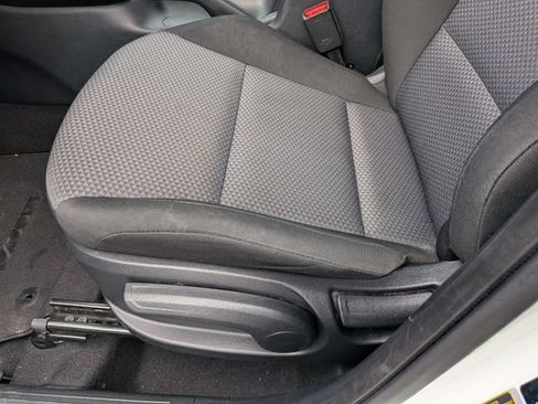 Used 2025 Kia Soul LX FWD image 19