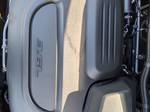 New 2026 Chrysler Pacifica Select w/ S Appearance Package FWD image 14