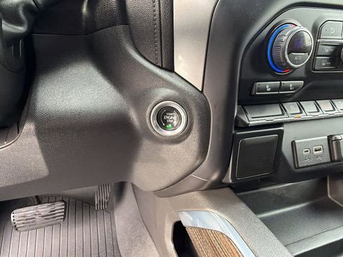 Used 2021 Chevrolet Silverado 1500 LT Trail Boss image 17