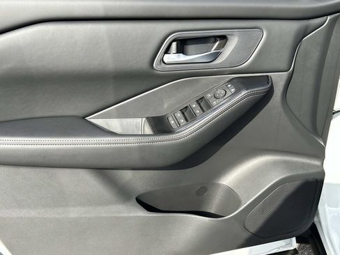 New 2026 Nissan Rogue SV AWD/4WD image 17
