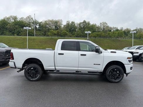 New 2026 RAM 2500 Big Horn AWD/4WD image 9