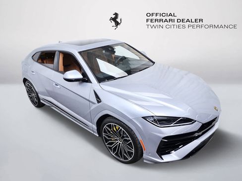 Used 2025 Lamborghini Urus SE AWD/4WD image 10