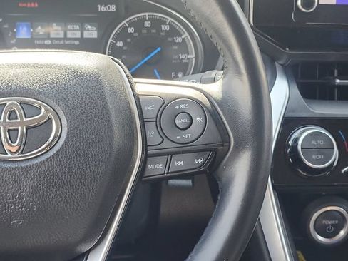 Used 2023 Toyota Venza LE AWD/4WD image 15