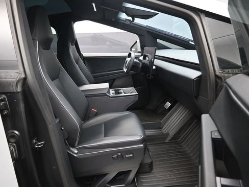 Used 2024 Tesla Cybertruck AWD Crew Cab image 26