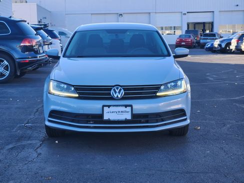 Used 2017 Volkswagen Jetta S w/ Jetta S Cold Weather Package image 9