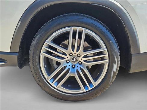 Used 2022 Mercedes-Benz GLS 450 4MATIC image 26