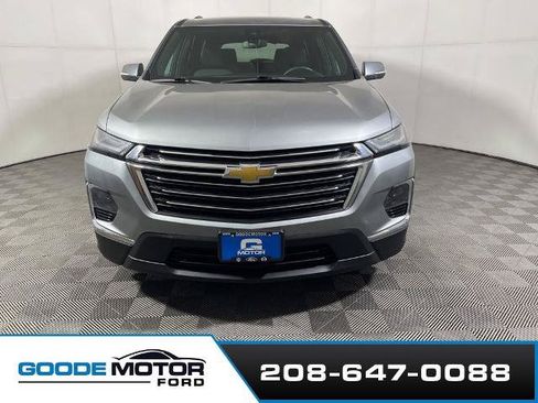 Used 2023 Chevrolet Traverse LT AWD/4WD image 3