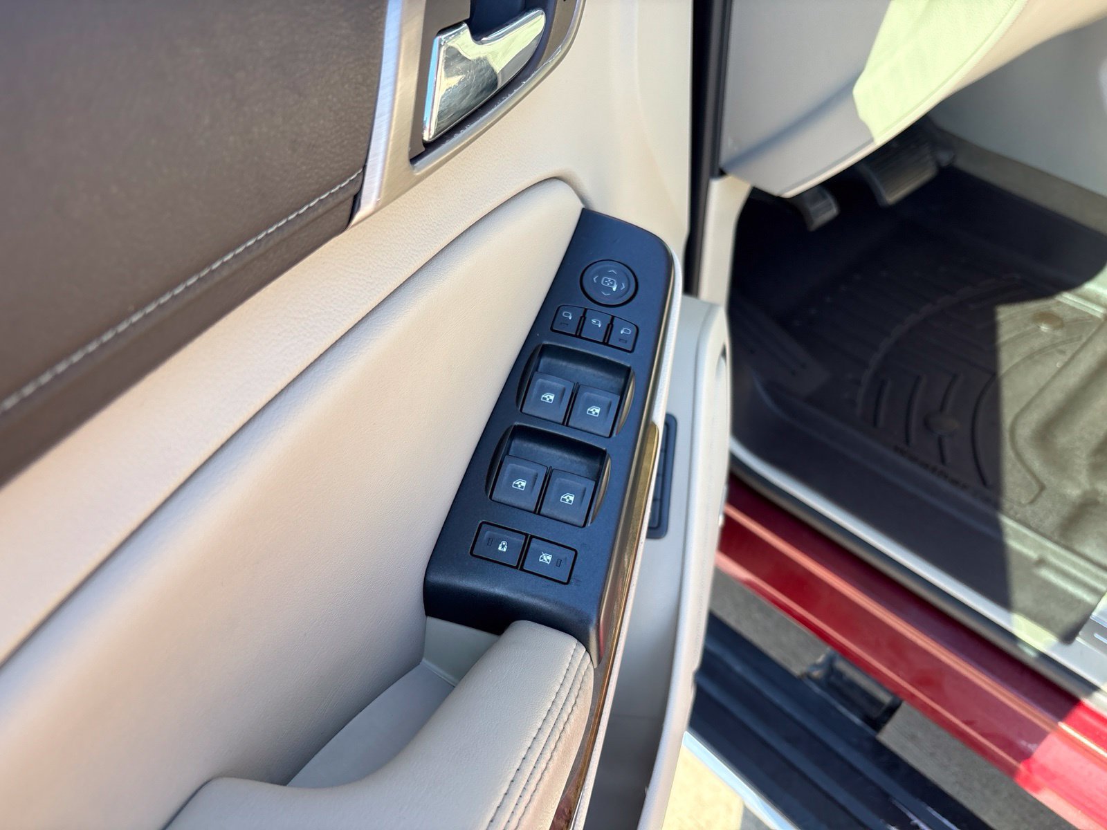 Used 2017 GMC Yukon Denali w/ Open Road Package RWD image 17