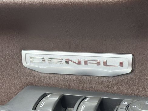 Used 2022 GMC Sierra 1500 Denali w/ Denali Reserve Package AWD/4WD image 12
