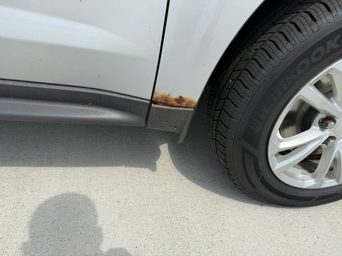 Used 2017 Chevrolet Equinox LT AWD/4WD image 10