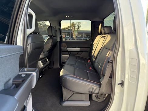 Used 2025 Ford F450 Lariat image 30