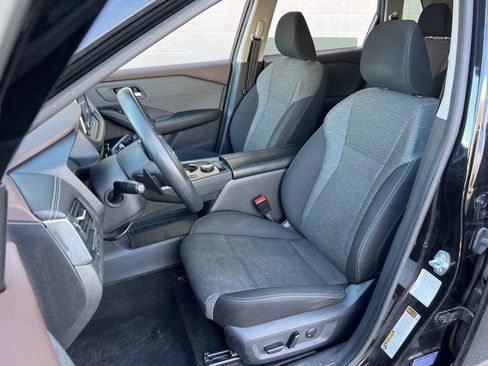 Used 2023 Nissan Rogue SV image 20