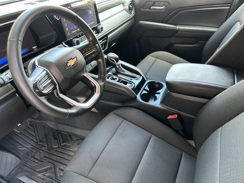Used 2024 Chevrolet Colorado LT w/ LT Convenience Package II image 10