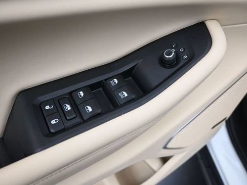 Used 2021 Jeep Grand Cherokee L Limited RWD image 13