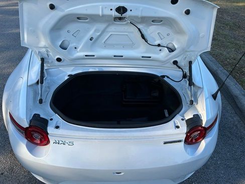 Used 2024 MAZDA MX-5 Miata RF Grand Touring image 10