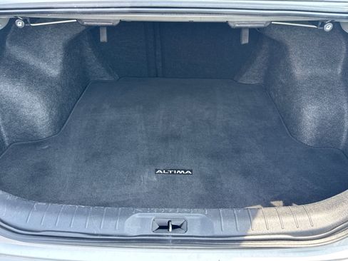 Used 2024 Nissan Altima 2.5 SV FWD image 19