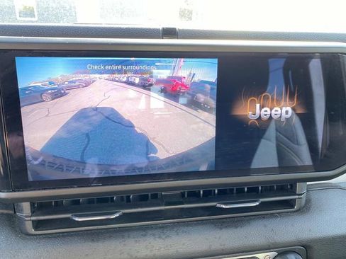 Used 2024 Jeep Wrangler Unlimited Sport AWD/4WD image 13