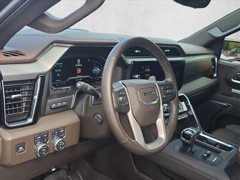 Used 2025 GMC Sierra 1500 Denali w/ Denali Reserve Package AWD/4WD image 11