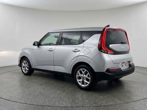 Used 2025 Kia Soul LX w/ LX Technology Package image 6