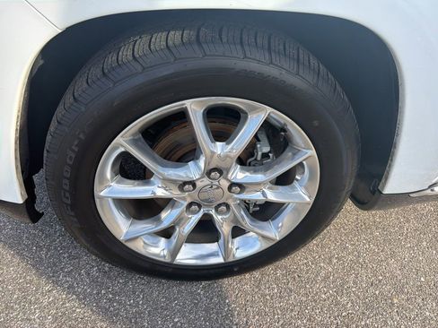 Used 2015 Jeep Grand Cherokee Summit image 10