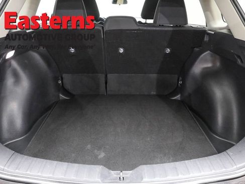 Used 2024 Toyota Corolla Cross LE image 9