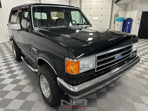 Used 1989 Ford Bronco XLT 2D Utility 4WD image 5