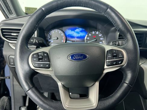 Used 2021 Ford Explorer XLT w/ Equipment Group 202A RWD image 15