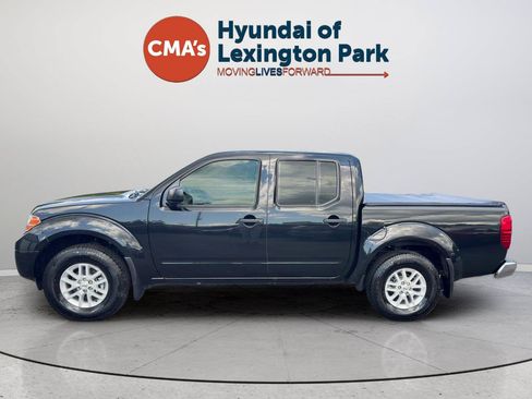 Used 2020 Nissan Frontier SV AWD/4WD image 2