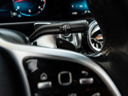 Used 2020 Mercedes-Benz GLB 250 4MATIC w/ Premium Package image 47