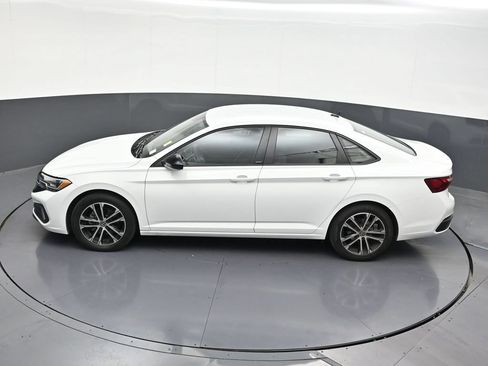 Used 2023 Volkswagen Jetta Sport FWD image 19