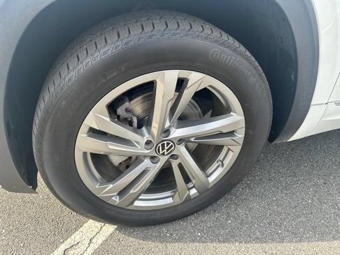 Used 2024 Volkswagen Atlas Cross Sport SEL R-Line AWD/4WD image 12