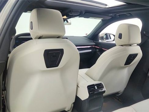 Used 2025 BMW i5 xDrive40 image 32