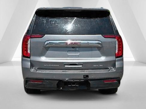 Used 2022 GMC Yukon XL SLE w/ Gmc Pro Safety Plus Package AWD/4WD image 6