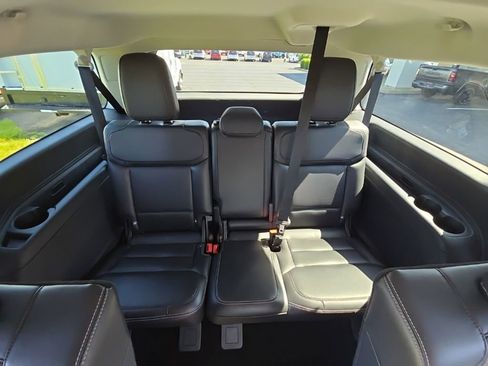 Used 2025 Ford Expedition Max Platinum AWD/4WD image 32
