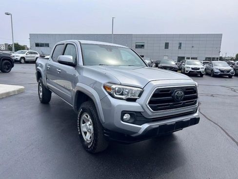 Used 2018 Toyota Tacoma SR5 image 3