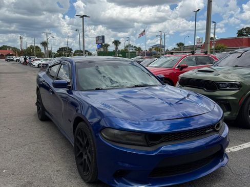 Used 2018 Dodge Charger R/T w/ Plus Group RWD image 11