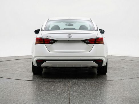 Used 2025 Nissan Altima 2.5 SV image 7