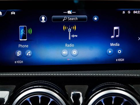 Used 2025 Mercedes-Benz CLA 250 image 22